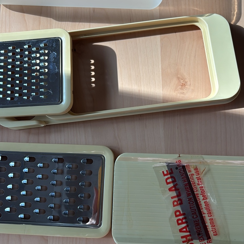 Multi-Function Grater with Storage Container - Picture 4 of 5